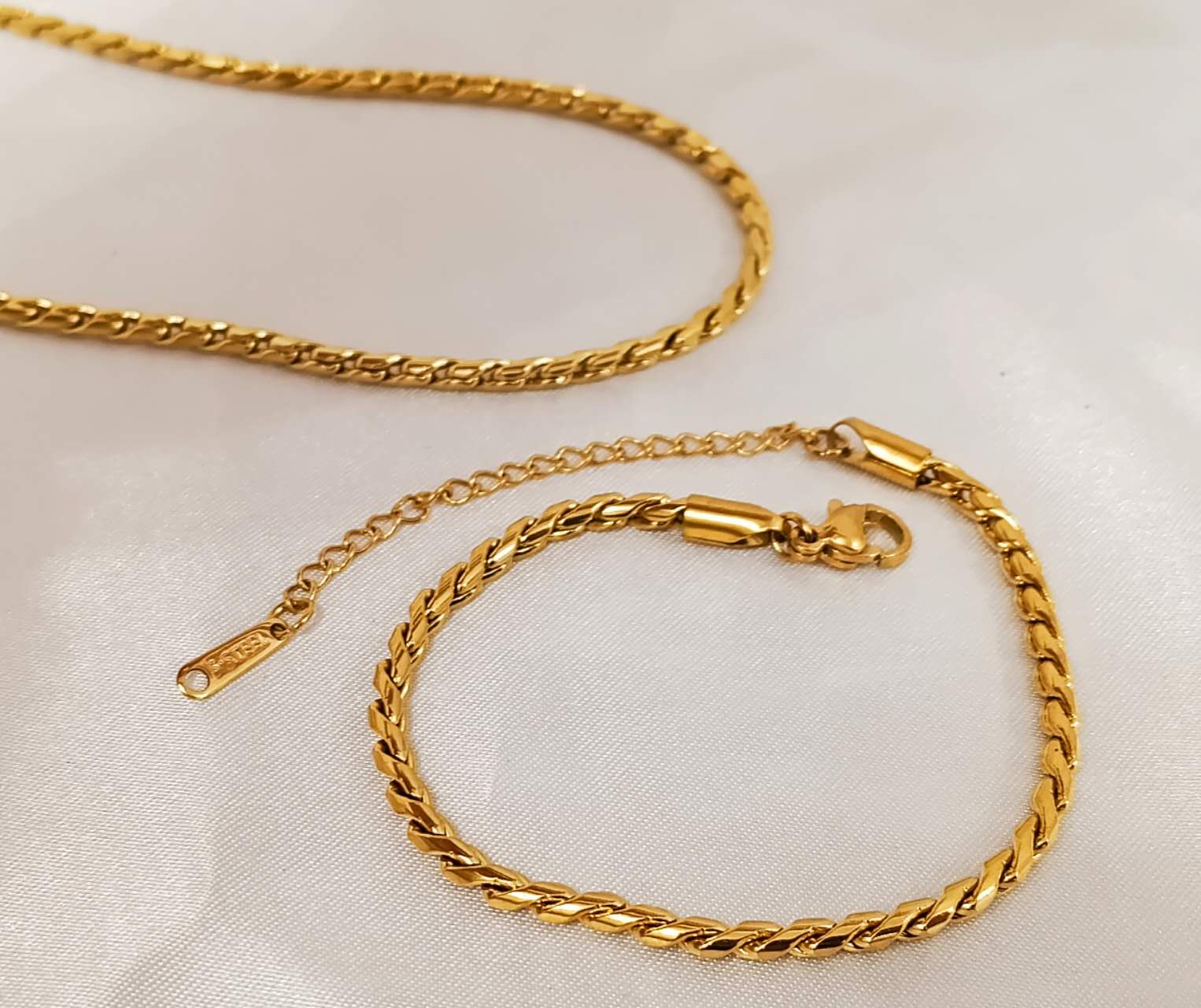 Jewelry set necklace and bracelet stainless steel 18K gold plated PVD