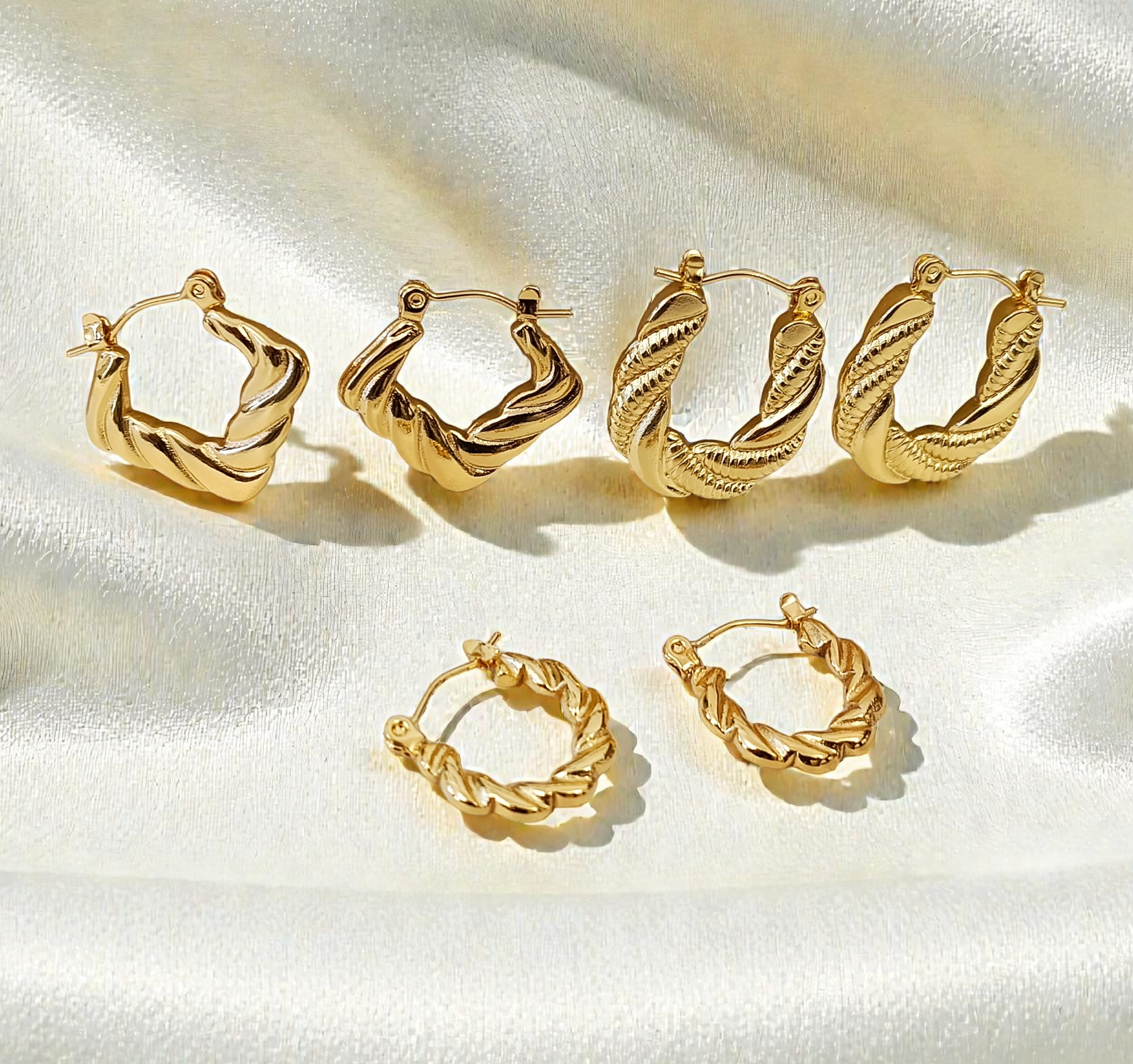Braided hoop earrings in 18K gold-plated stainless steel