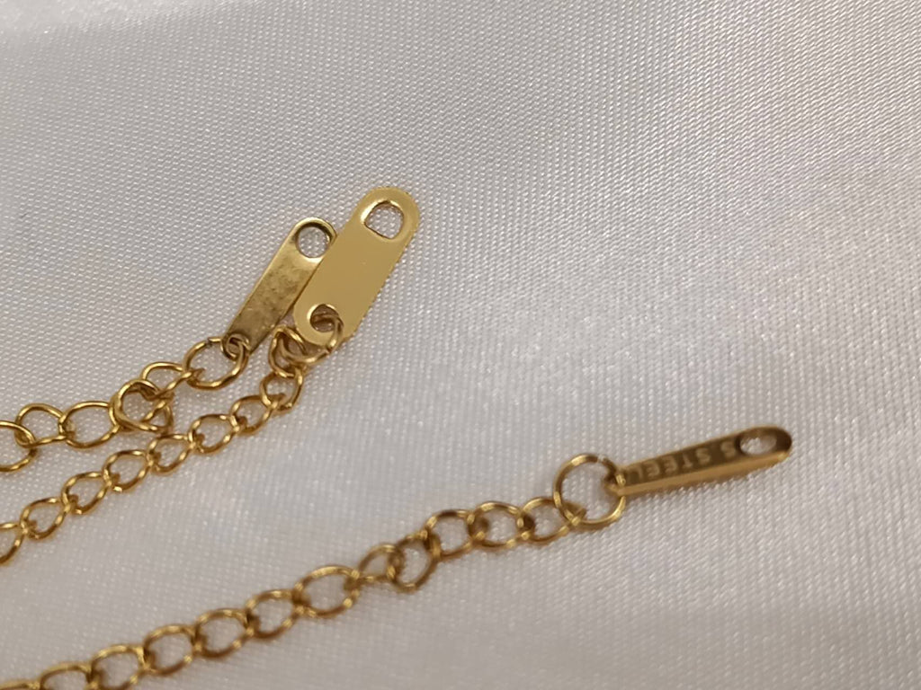 Adjustable necklace with hearts in 18K gold-plated stainless steel